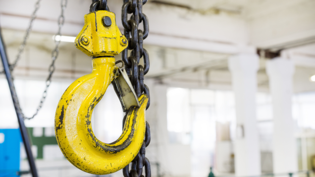 Top-5-misuses-of-hand-chain-hoists-624x351